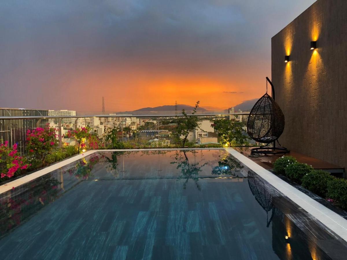 Hsuites Hotel And Apartment Da Nang Bagian luar foto